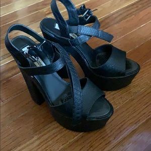 Steve Madden platform pumps